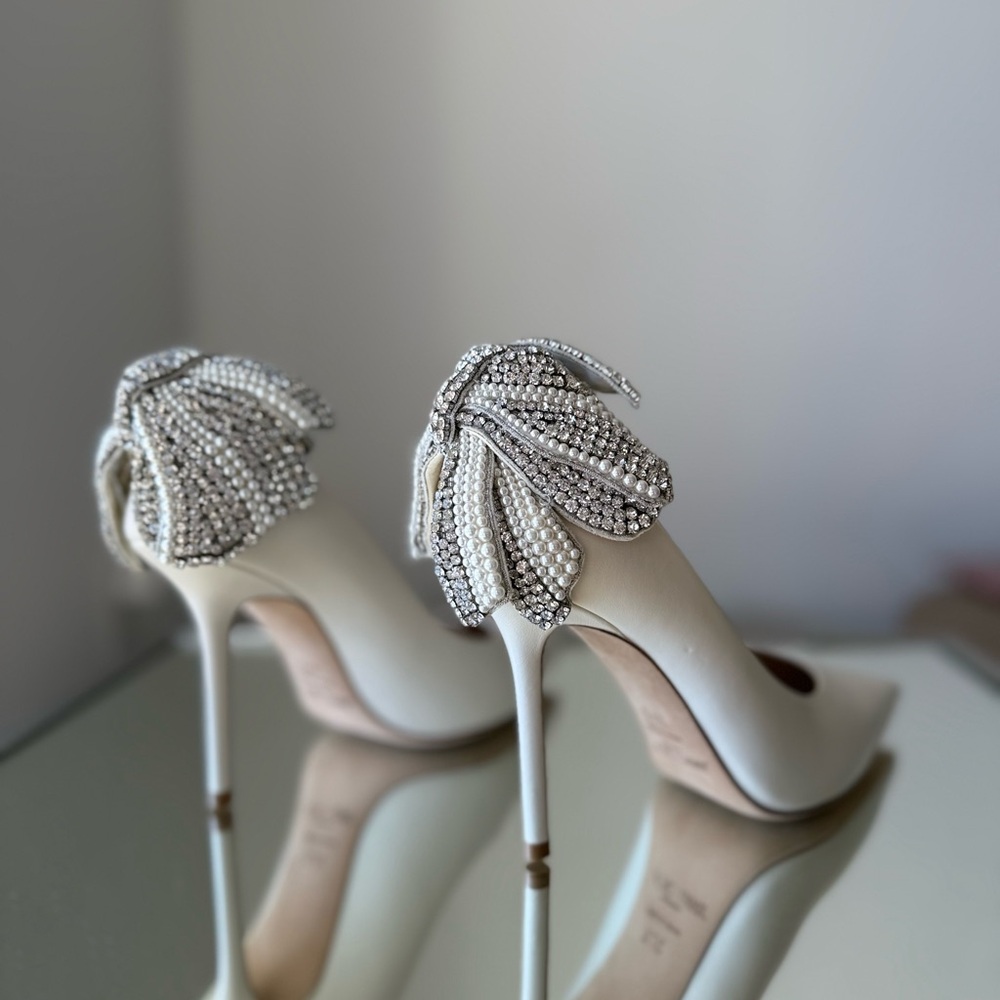 New Jimmy Choo White Love 100 Nappa Leather Pumps With Pearl And Crystal - Picture 7 of 15